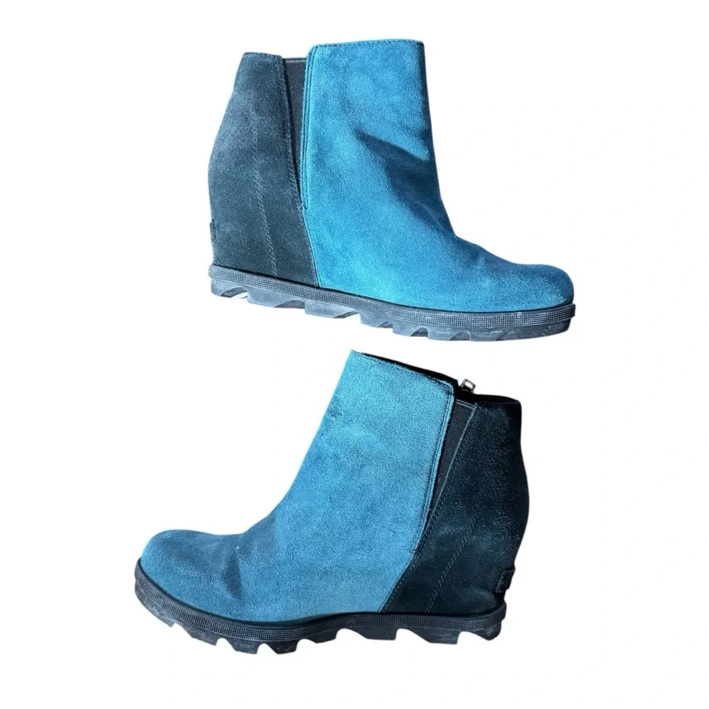 EUC Sorel Marina Blue and Black Wedge Zipper Bootie Size‎ 10